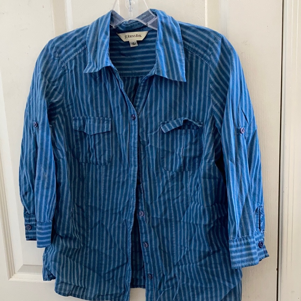 FINAL MARKDOWN St. John’s bay blouse medium